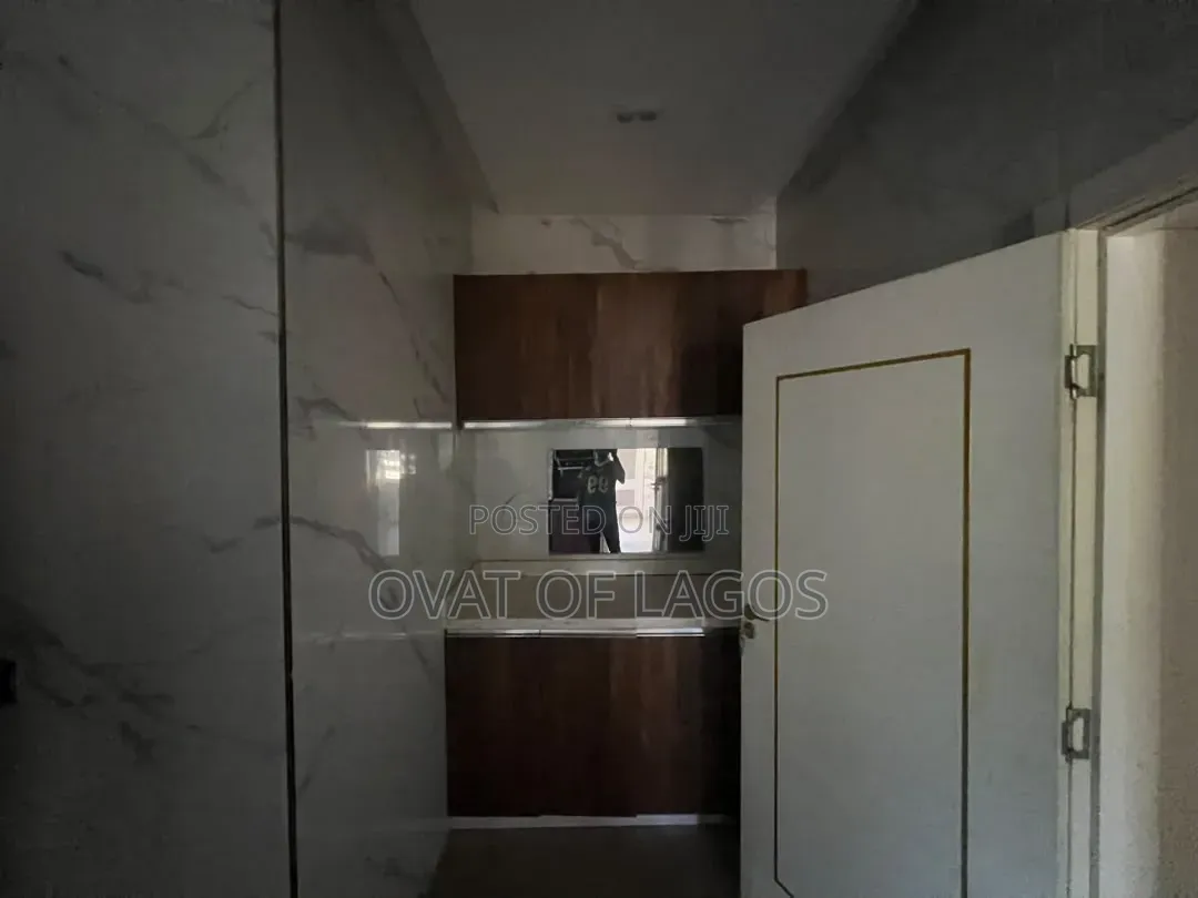 3bdrm Duplex in Banana Island for rent