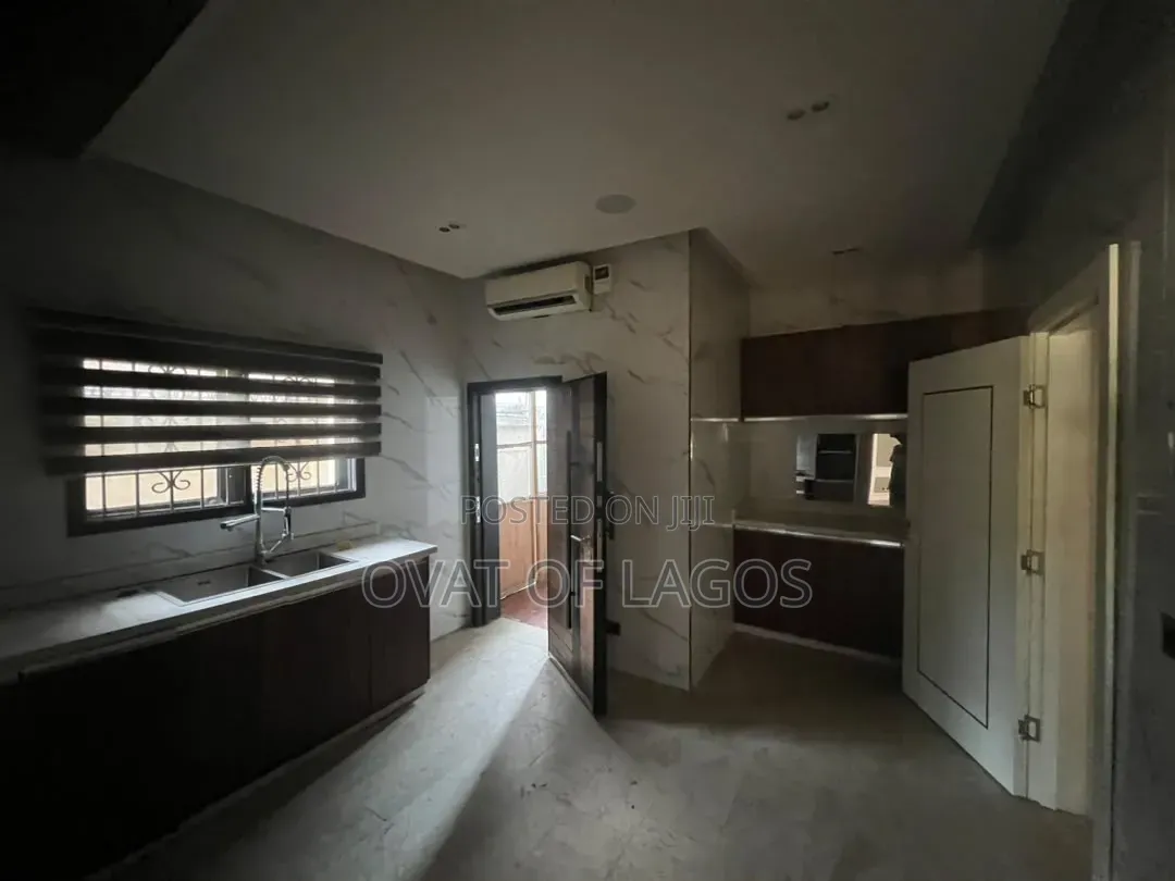 3bdrm Duplex in Banana Island for rent
