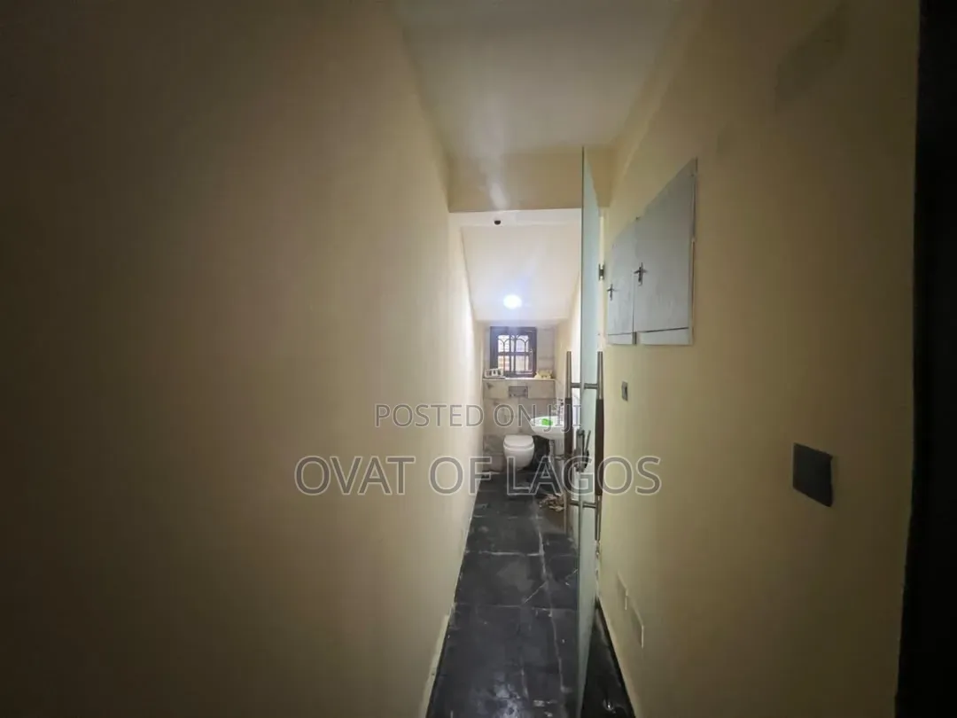 Studio Apartment in Banana Island for rent