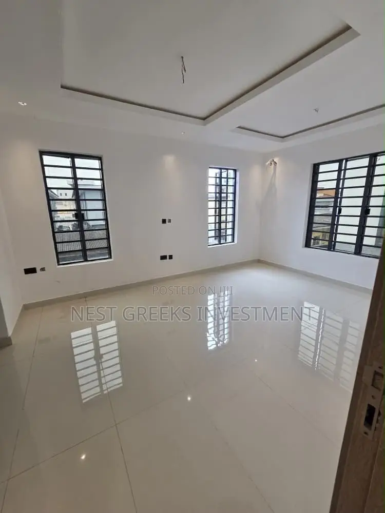 4bdrm Duplex in Opebi for sale