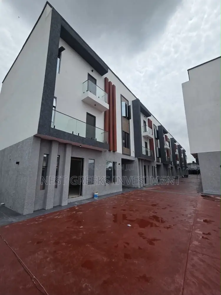 4bdrm Duplex in Opebi for sale