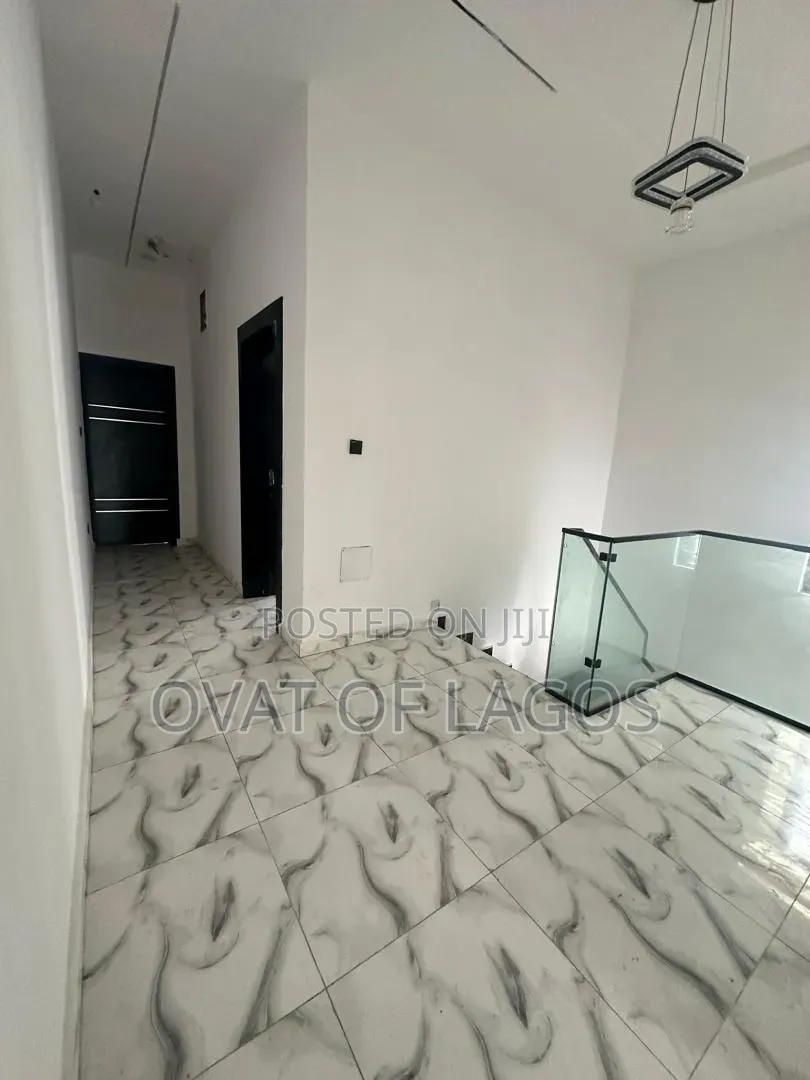 4bdrm Duplex in Ikota for sale