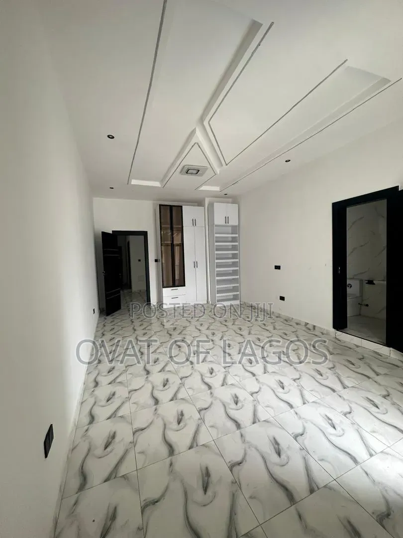 4bdrm Duplex in Ikota for sale