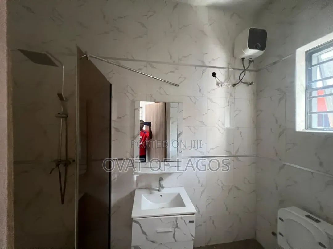4bdrm Duplex in Ikota for rent