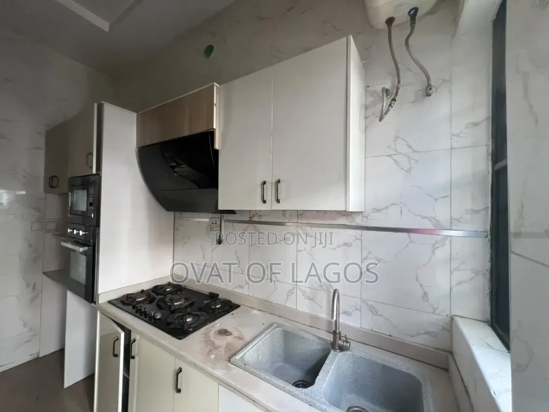 4bdrm Duplex in Ikota for rent