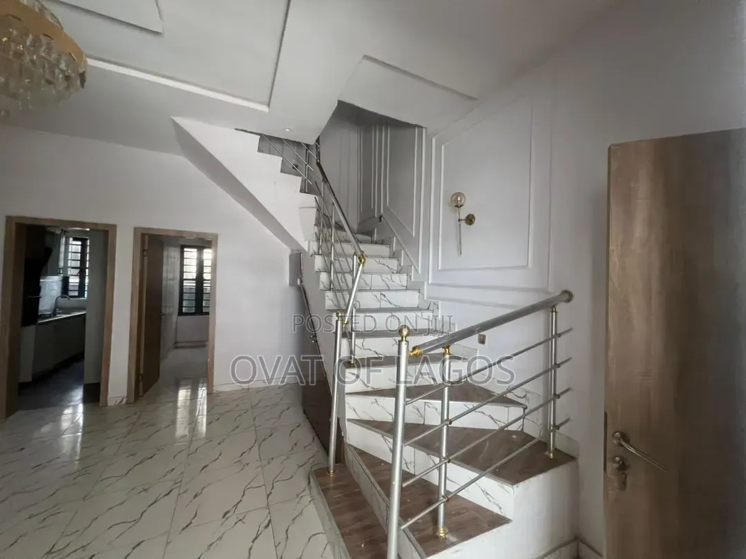 4bdrm Duplex in Ikota for rent