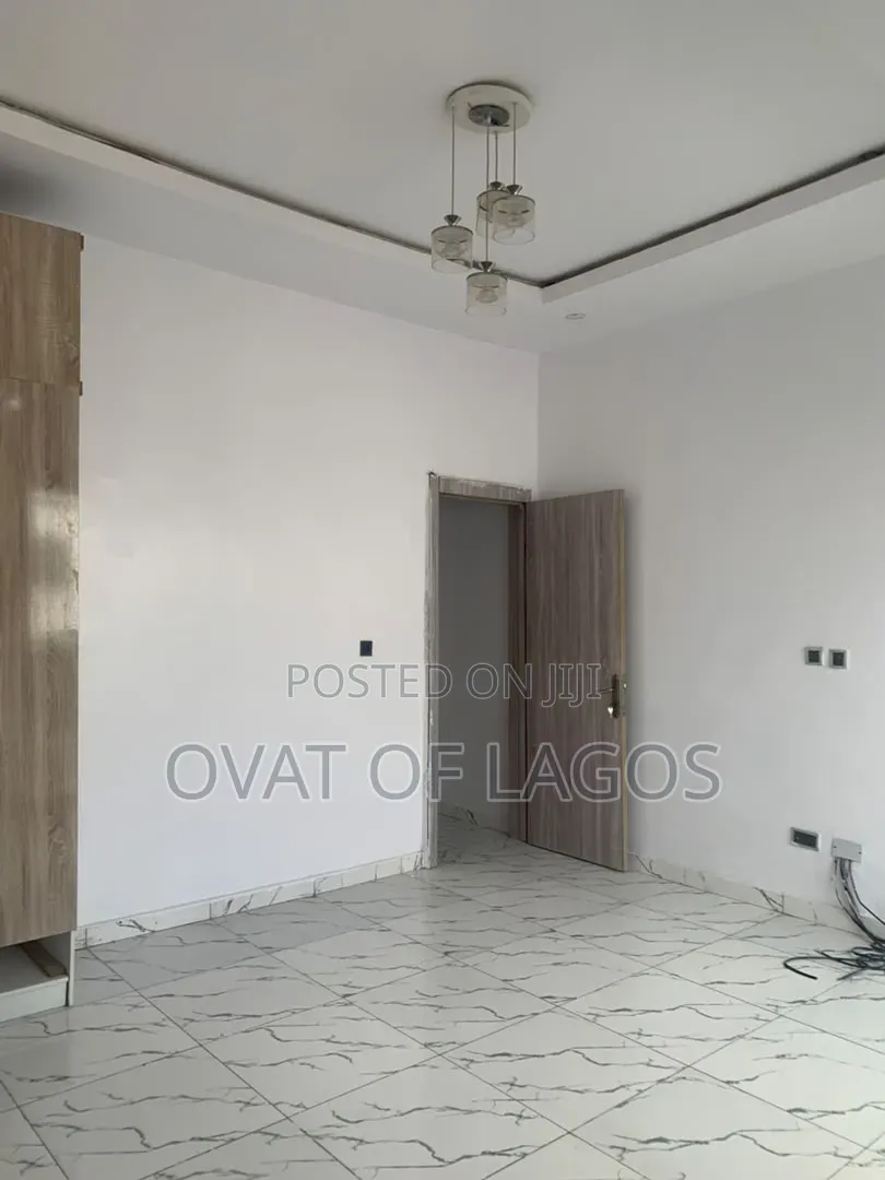 4bdrm Duplex in Ikota for rent