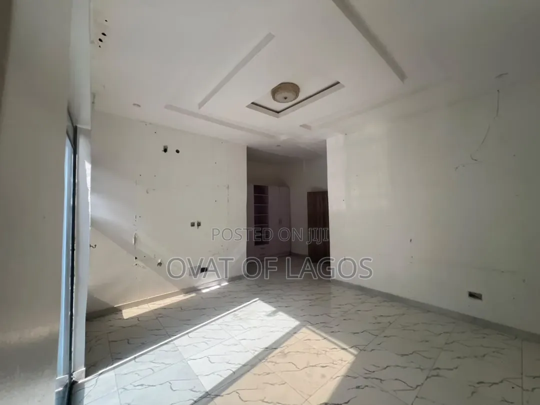 3bdrm Duplex in Ikota for rent