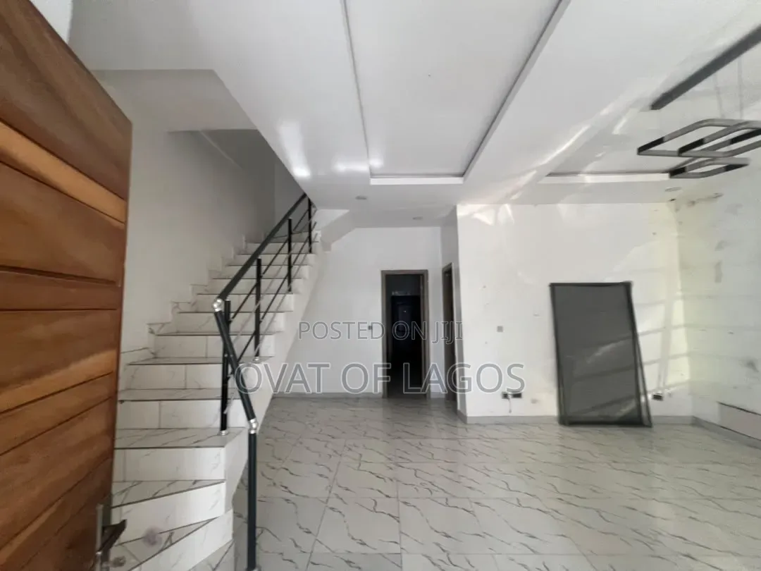 3bdrm Duplex in Ikota for rent