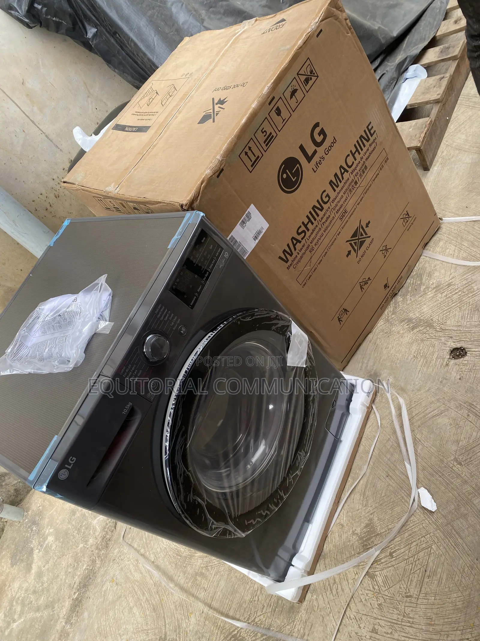 LG F4V3RYP6JE Front-Load Washer With 10.5KG Capacity