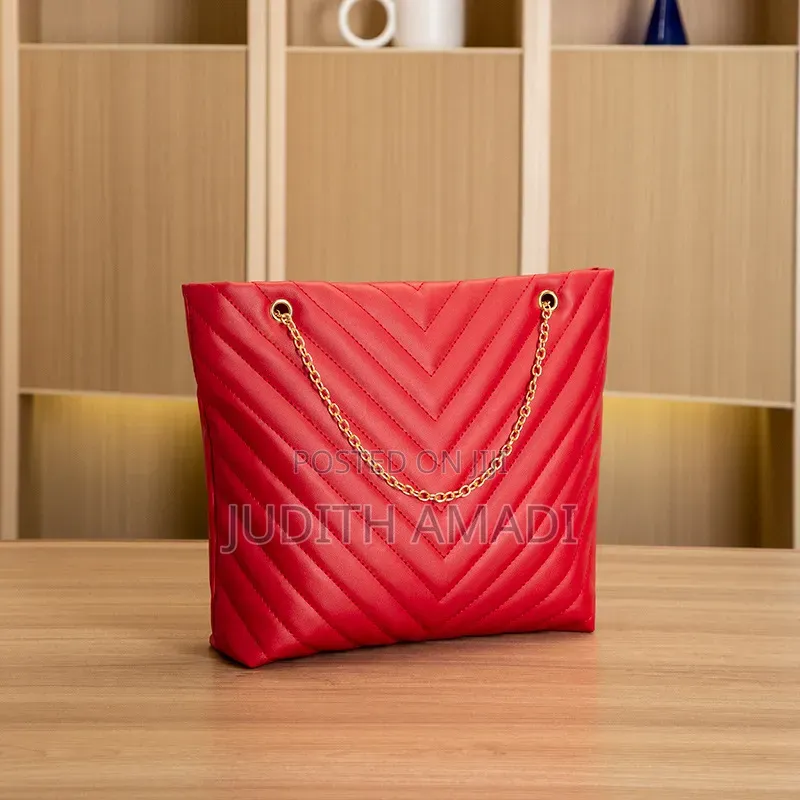 Quilted Tote Bag With Gold Chain | PH