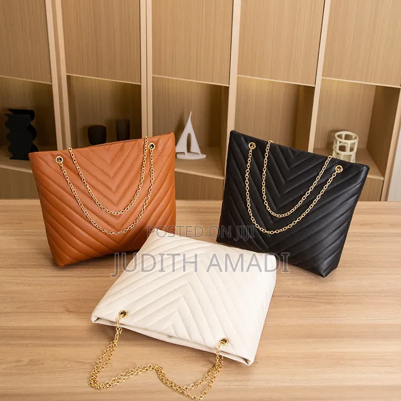 Quilted Tote Bag With Gold Chain | PH