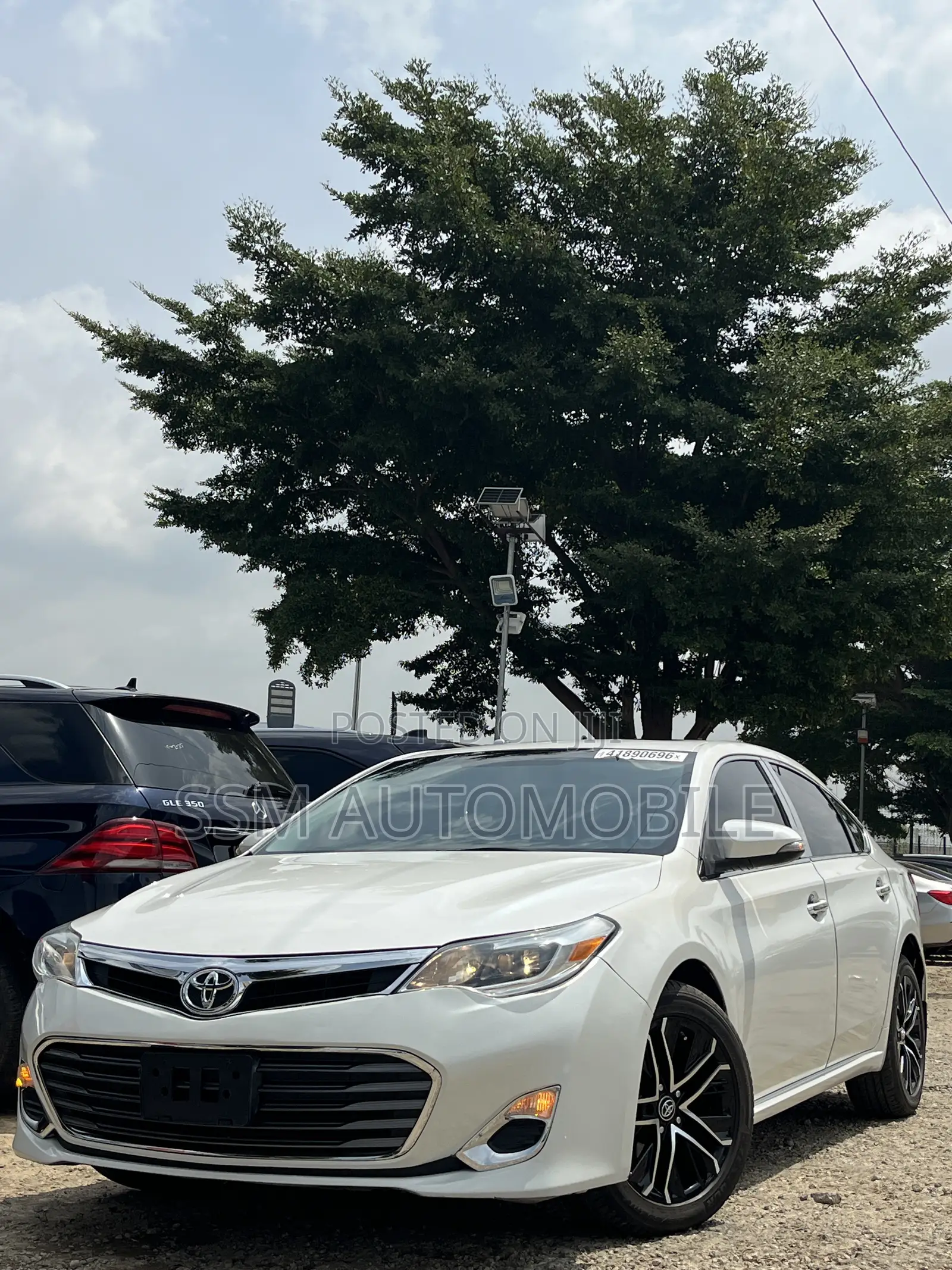 Toyota Avalon XLE 4dr Sedan (3.5L 6cyl 6A) 2014 White
