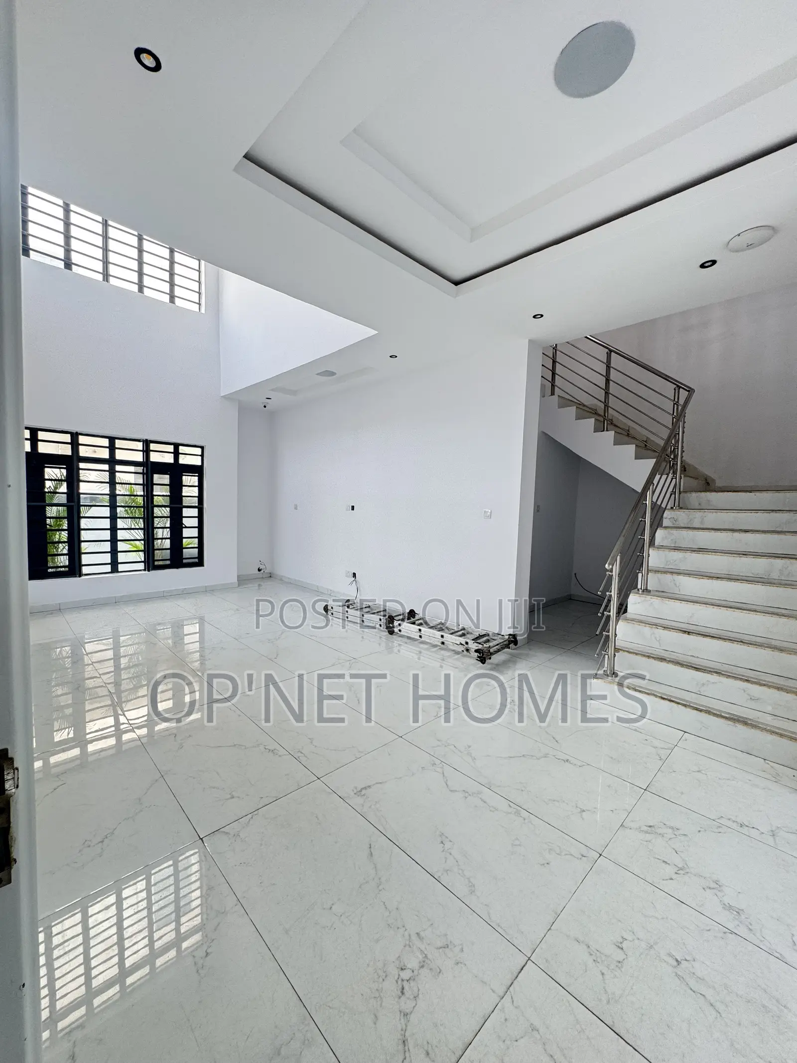 4bdrm Duplex in U3 Estate, Lekki Phase 1 for rent