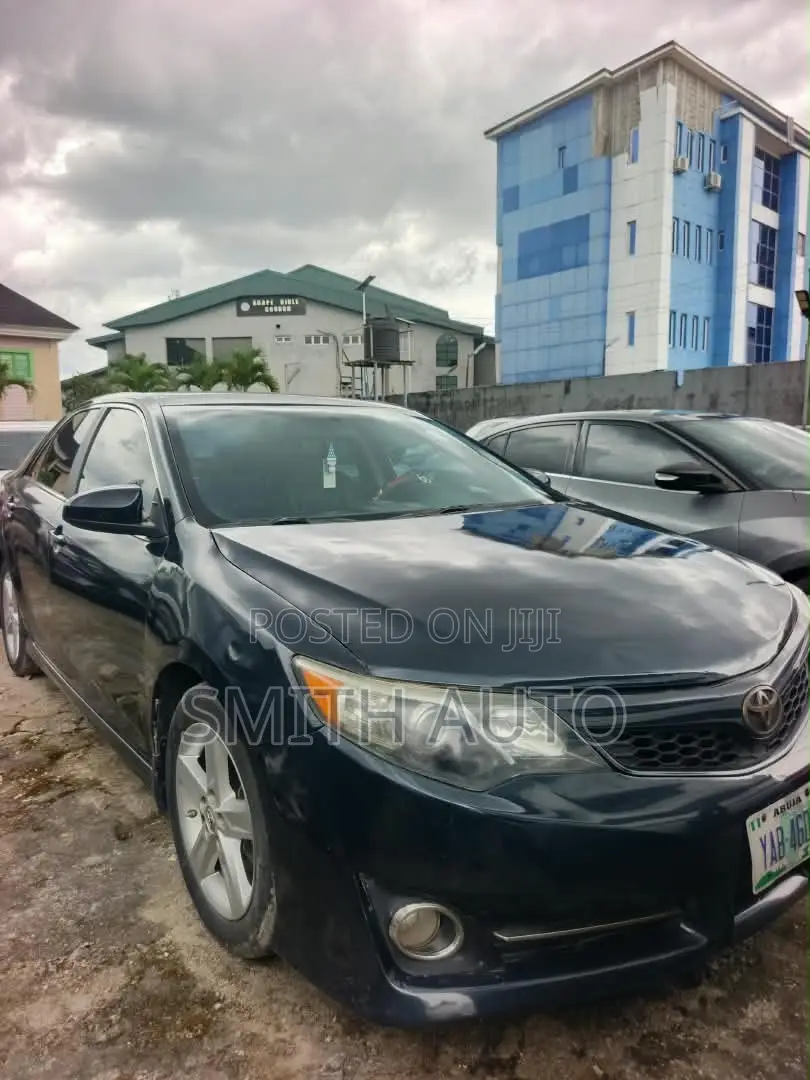 Toyota Camry SE 4dr Sedan (2.5L 4cyl 6A) 2013 Black