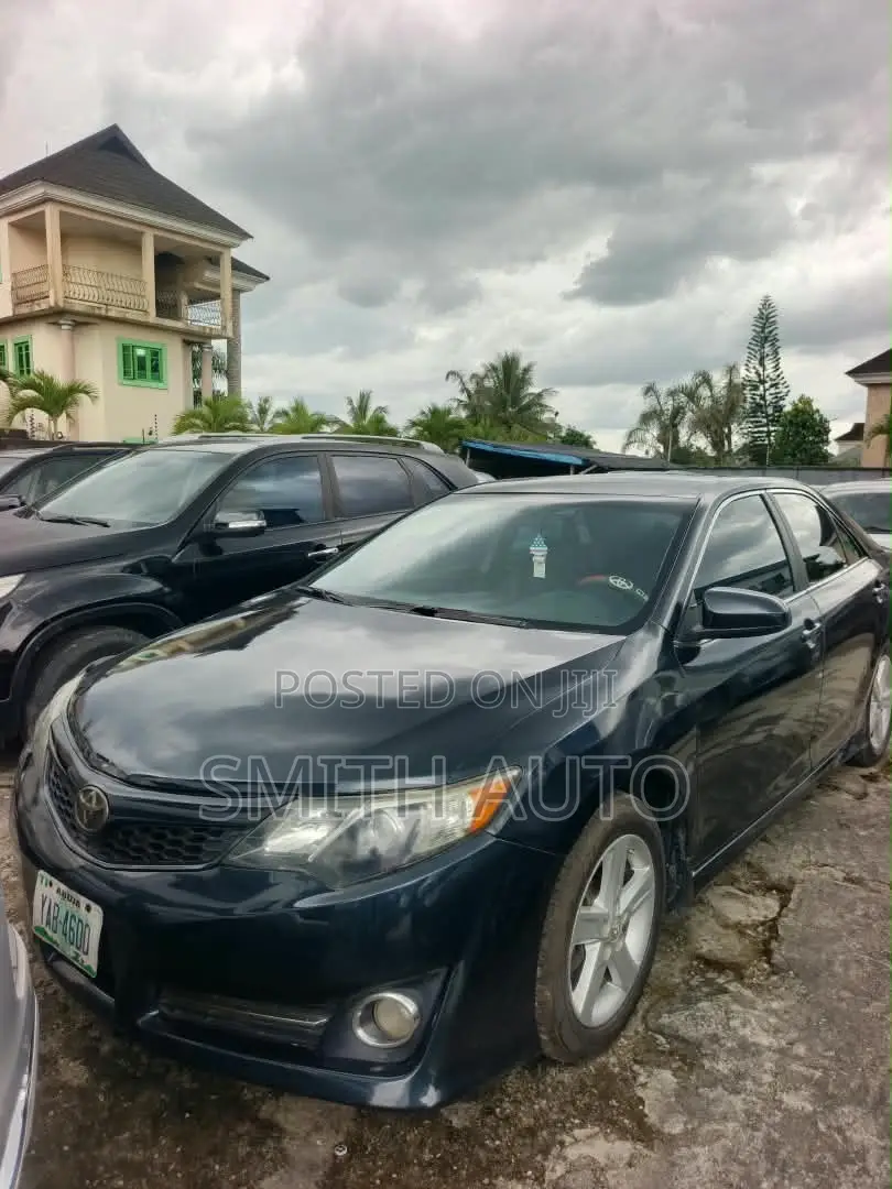 Toyota Camry SE 4dr Sedan (2.5L 4cyl 6A) 2013 Black