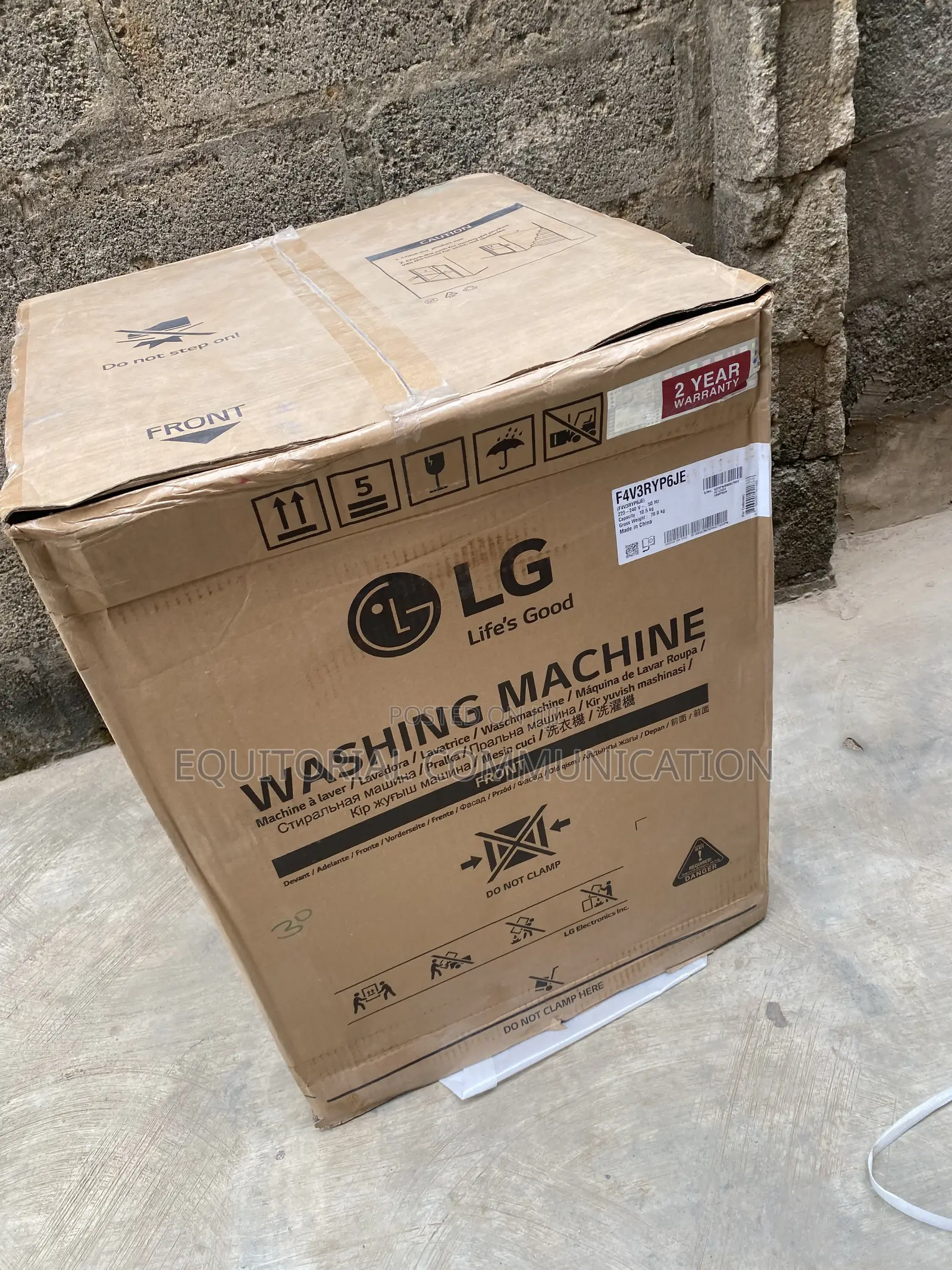 LG F4V3RYP6JE Front-Load Washer for Large Laundry Loads 10.5KG