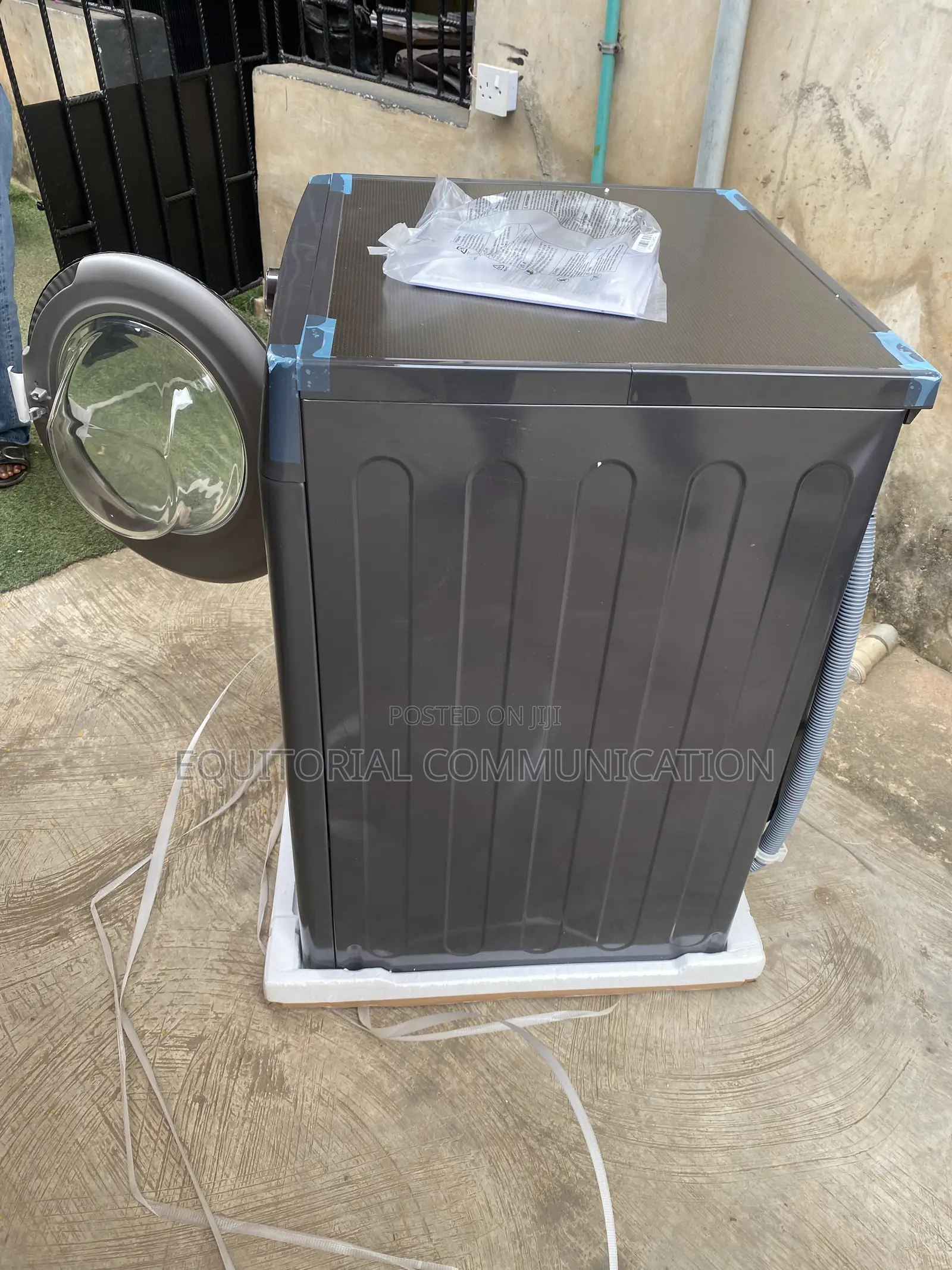 LG F4V3RYP6JE 10.5KG Automatic Front-Load Laundry Machine