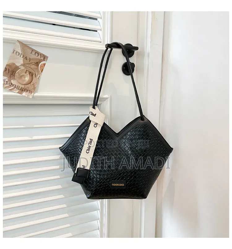 V-Shape Woven Tote Bag - Ladies Handbag | PH