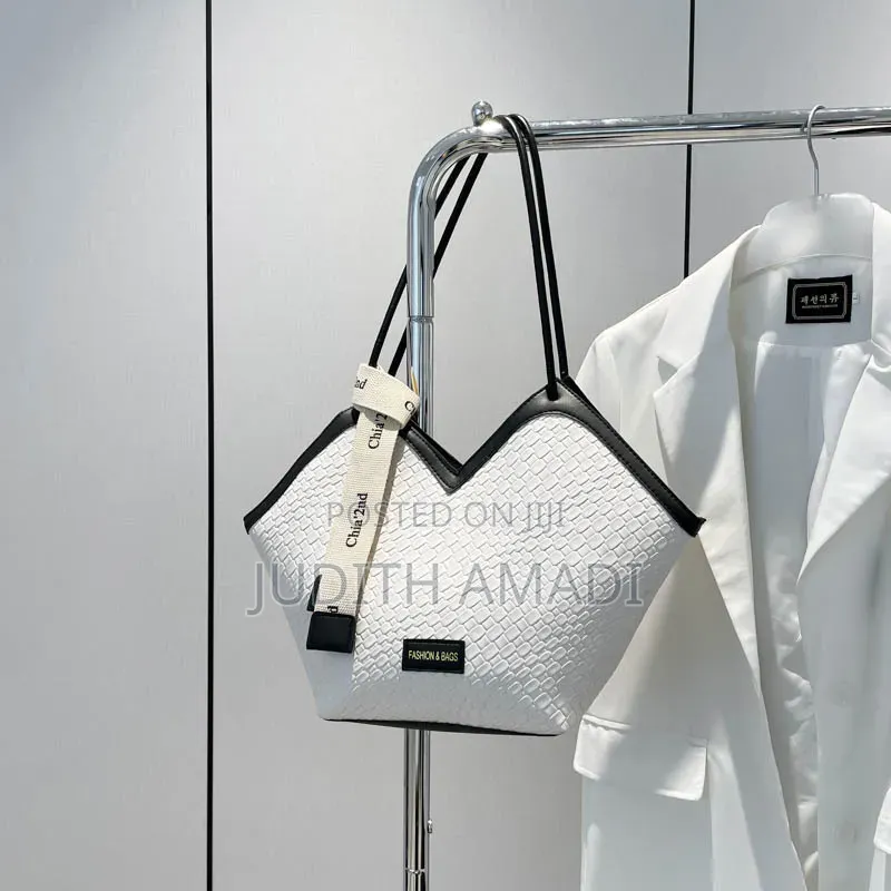 V-Shape Woven Tote Bag - Ladies Handbag | PH