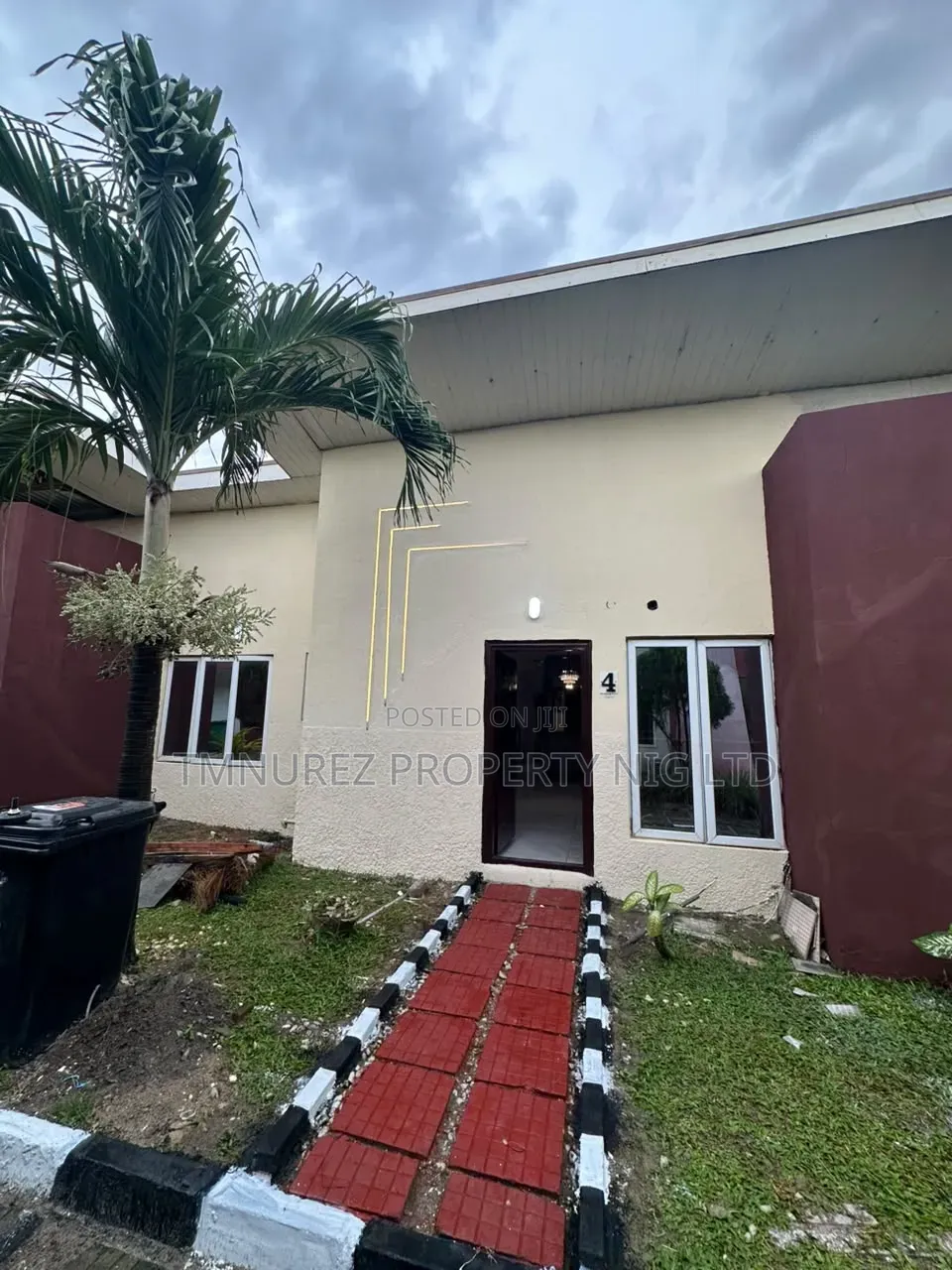 2bdrm Bungalow in Chevron for sale