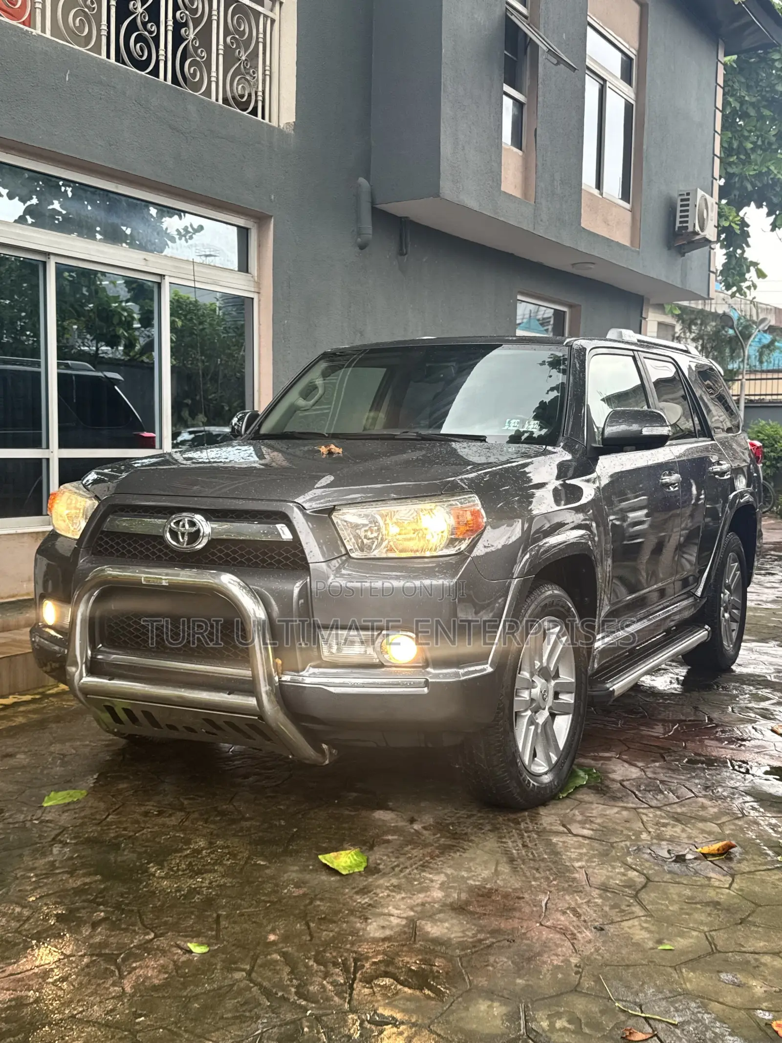 Toyota 4-Runner Limited 4WD 2011 Gray