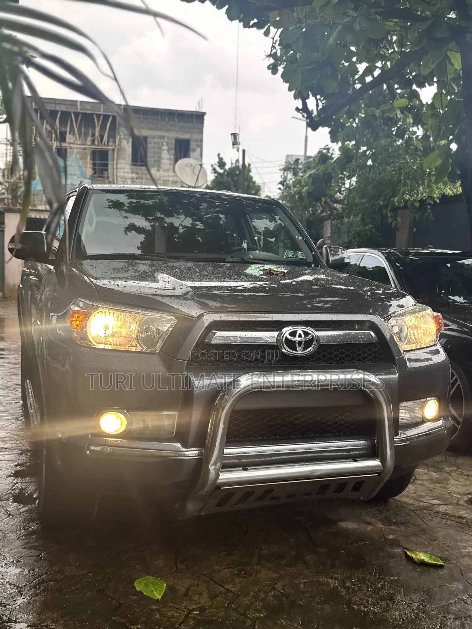 Toyota 4-Runner Limited 4WD 2011 Gray