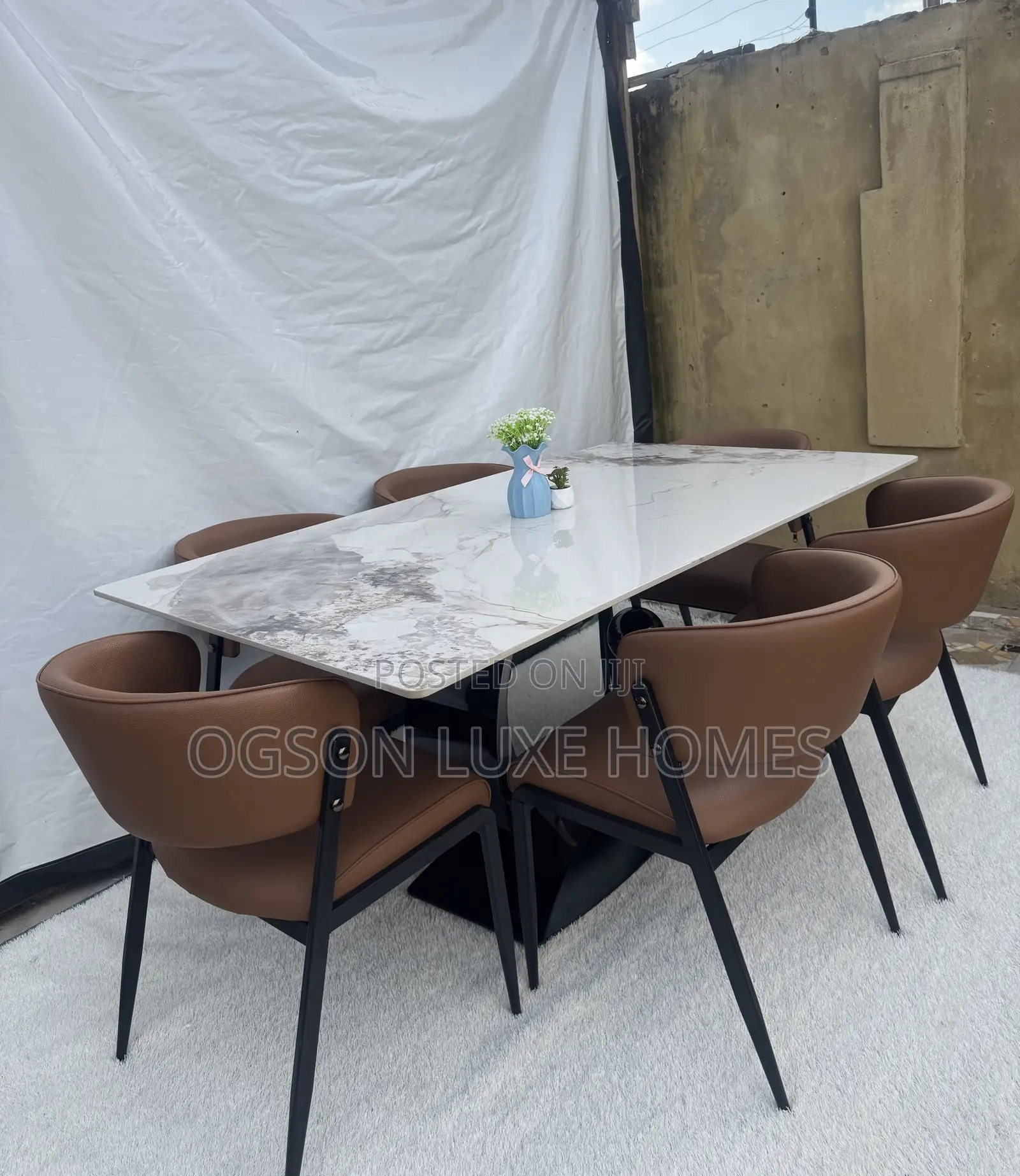 Newly Imported Dining Table With Six Chair
