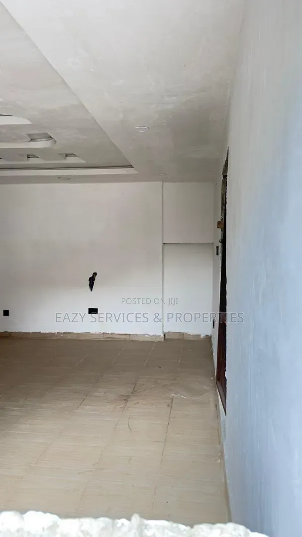 Massive Shop Space With Store in Osapa London, Lekki