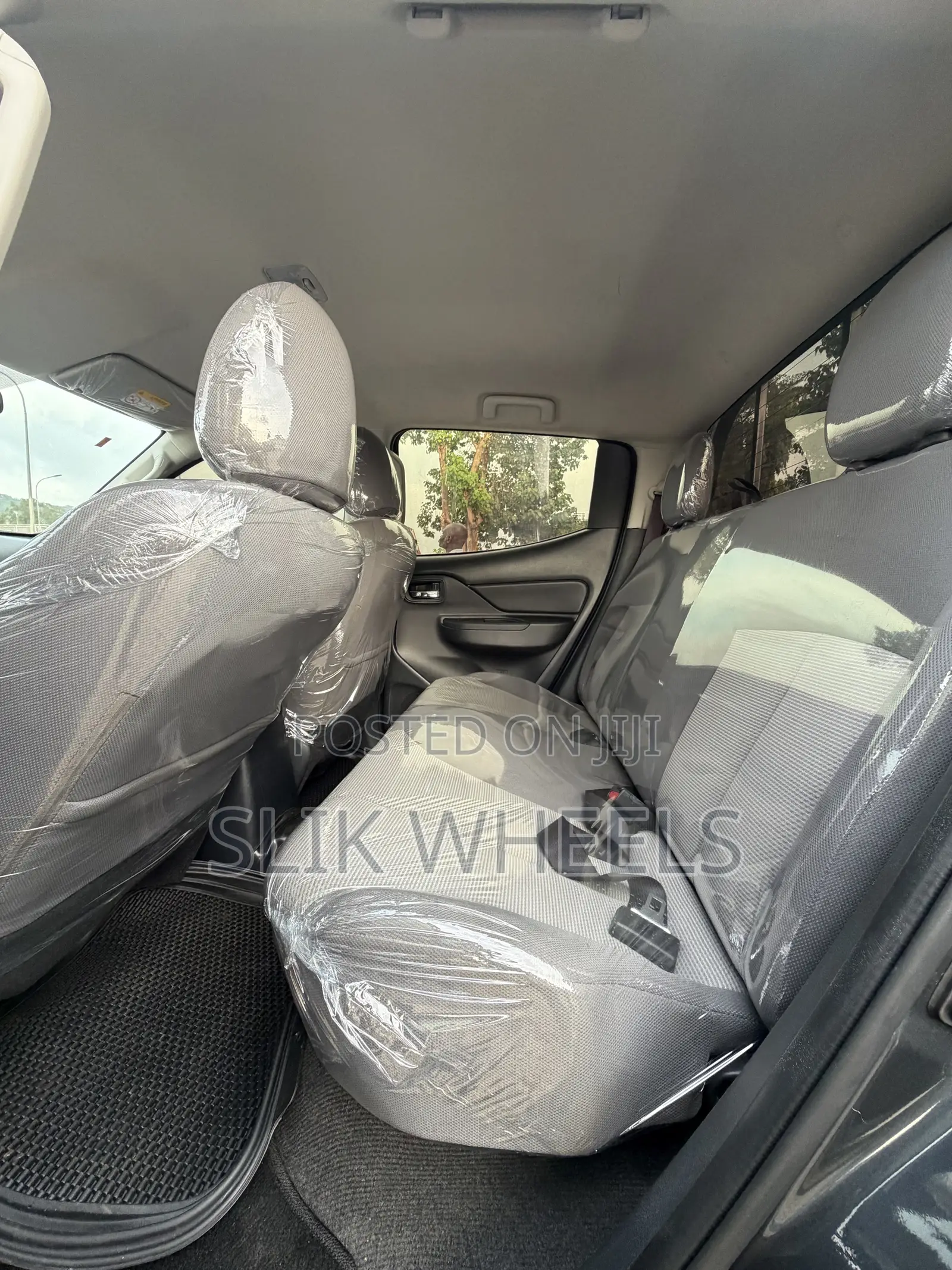 New Mitsubishi L200 2023 Gray