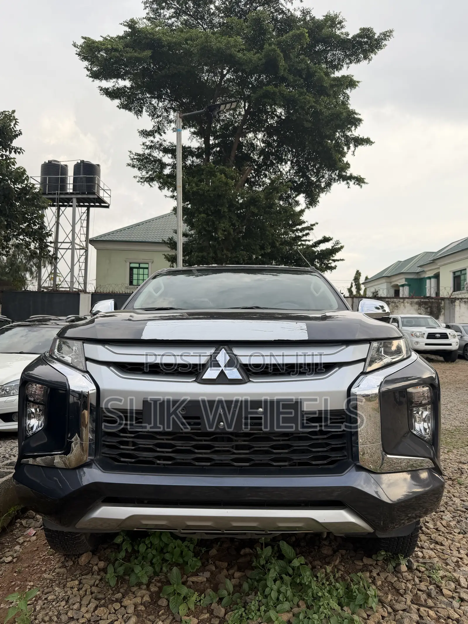 New Mitsubishi L200 2023 Gray