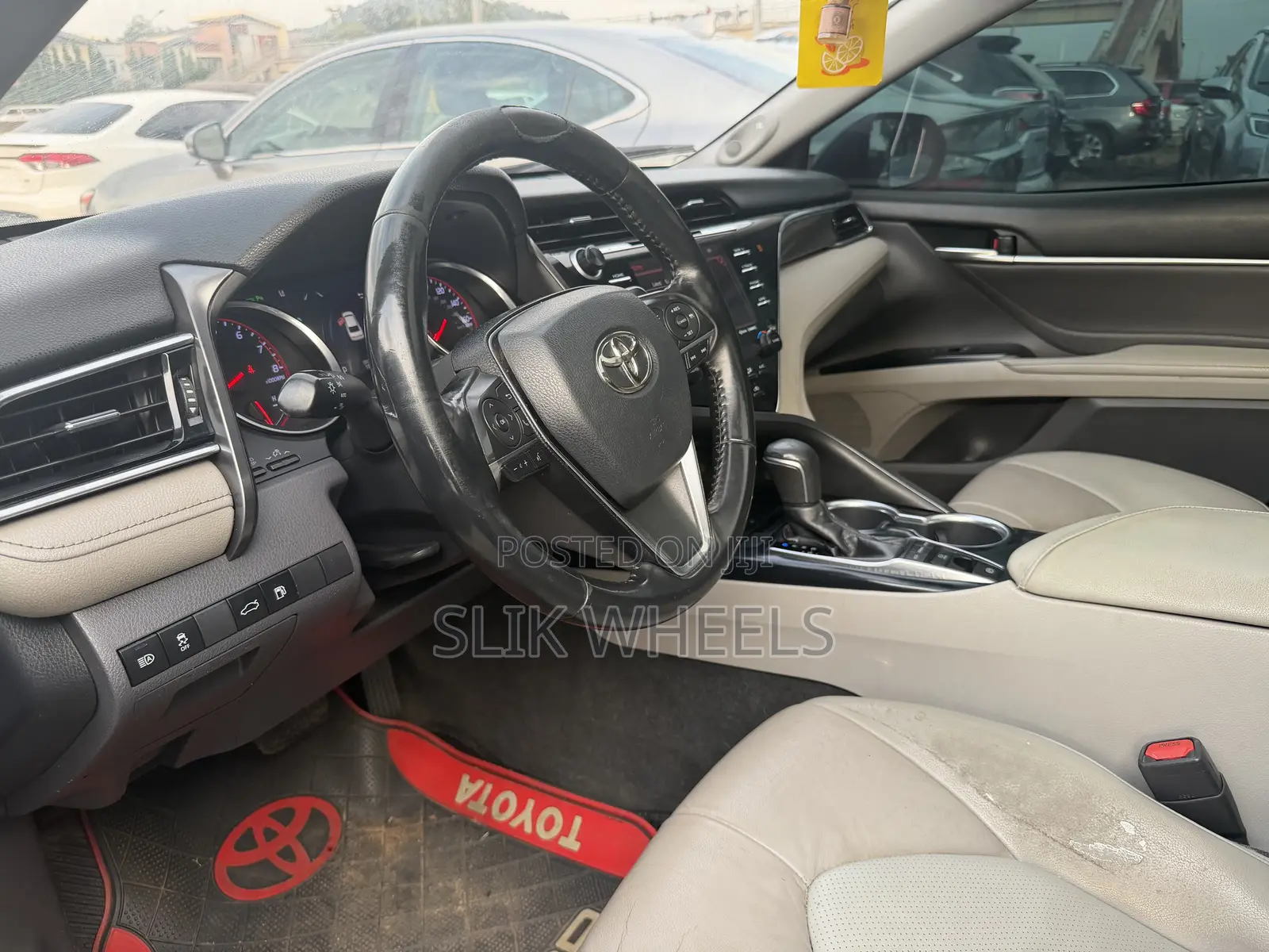 Toyota Camry XLE V6 FWD (3.5L 6cyl 8AM) 2018 Black