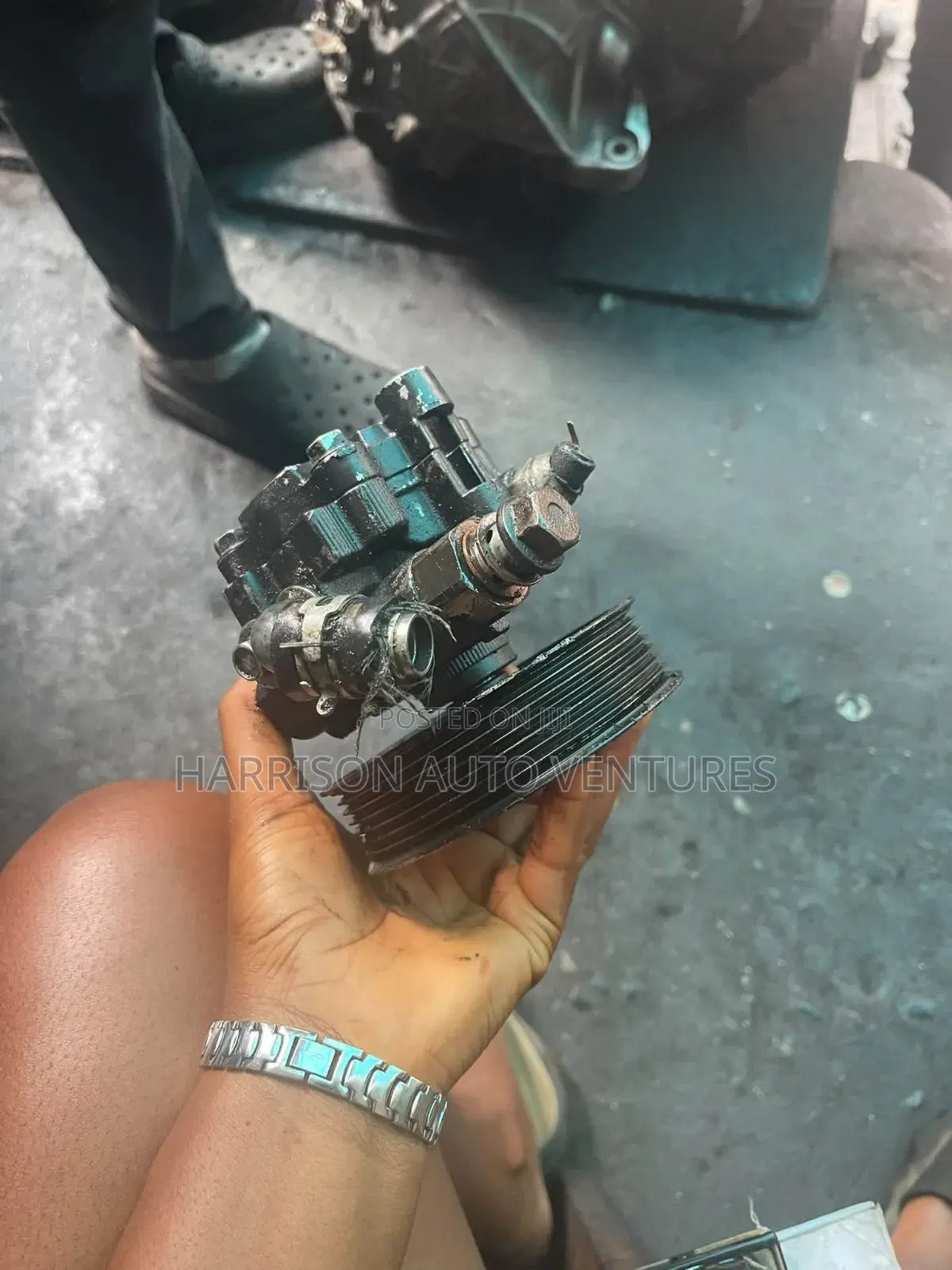 Toyota Hilux and Hummer Bus Power Steering Pump