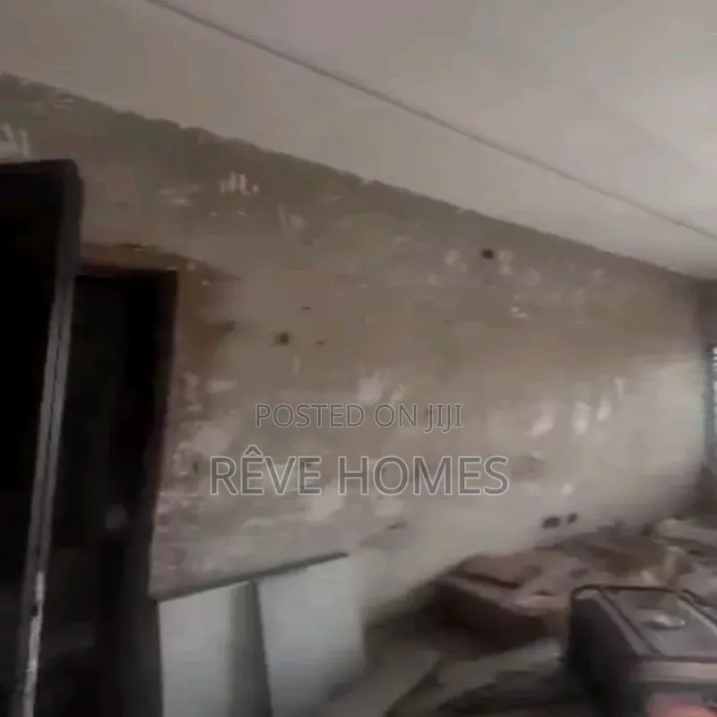 2bdrm Block of Flats in Adekunle for rent