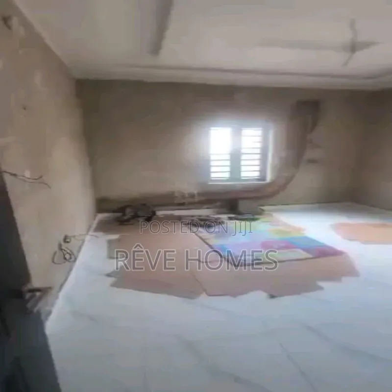 2bdrm Block of Flats in Adekunle for rent