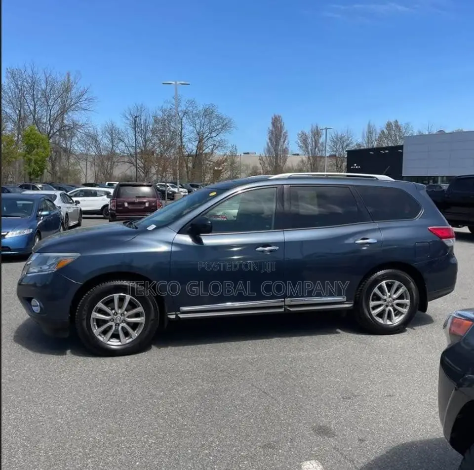 Nissan Pathfinder SV 4x4 2013 Gray