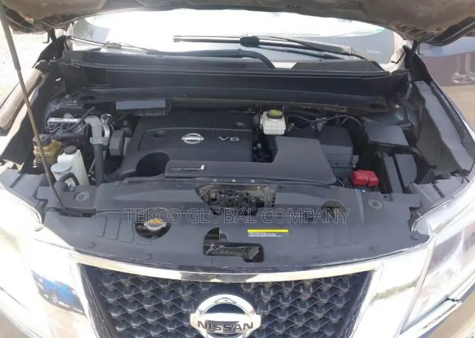 Nissan Pathfinder SV 4x4 2013 Gray