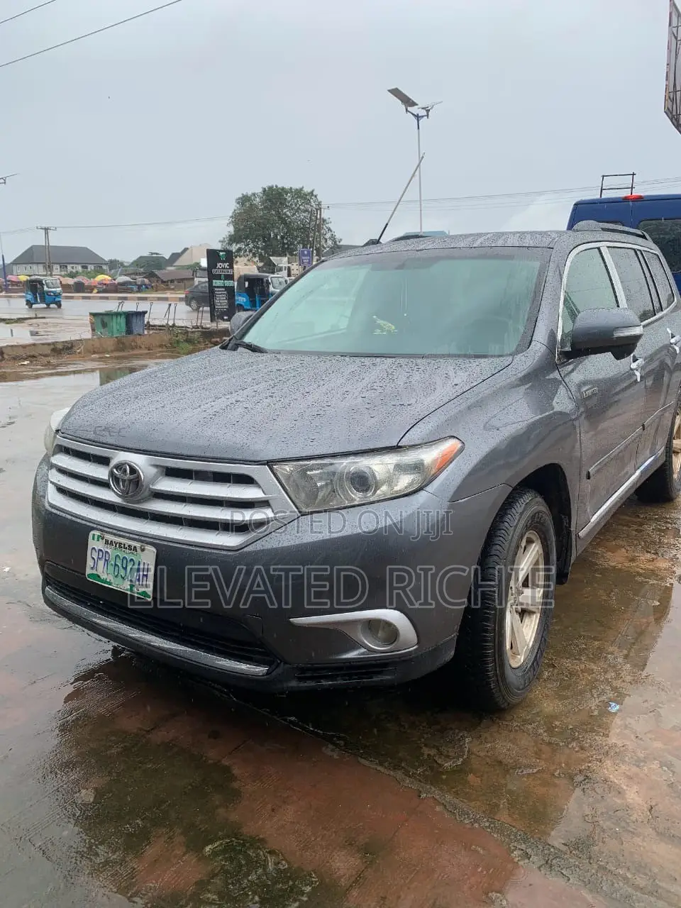 Toyota Highlander Limited 2011 Gray