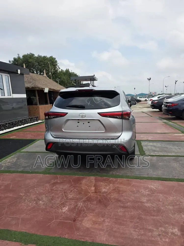 Toyota Highlander XLE AWD 2020 Silver