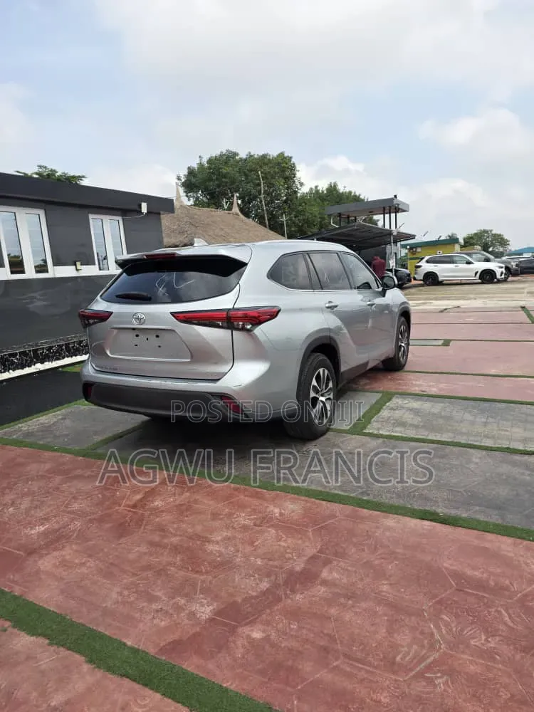 Toyota Highlander XLE AWD 2020 Silver