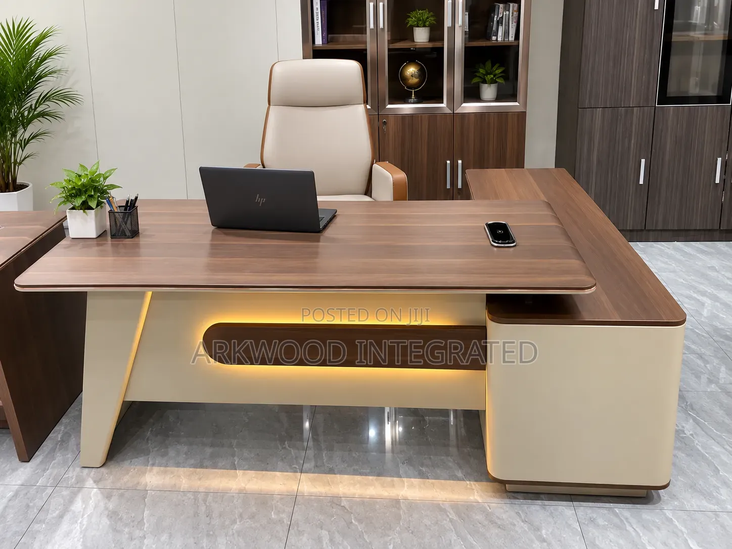Contemporary Executive Office Table L-Shap 1.6meter