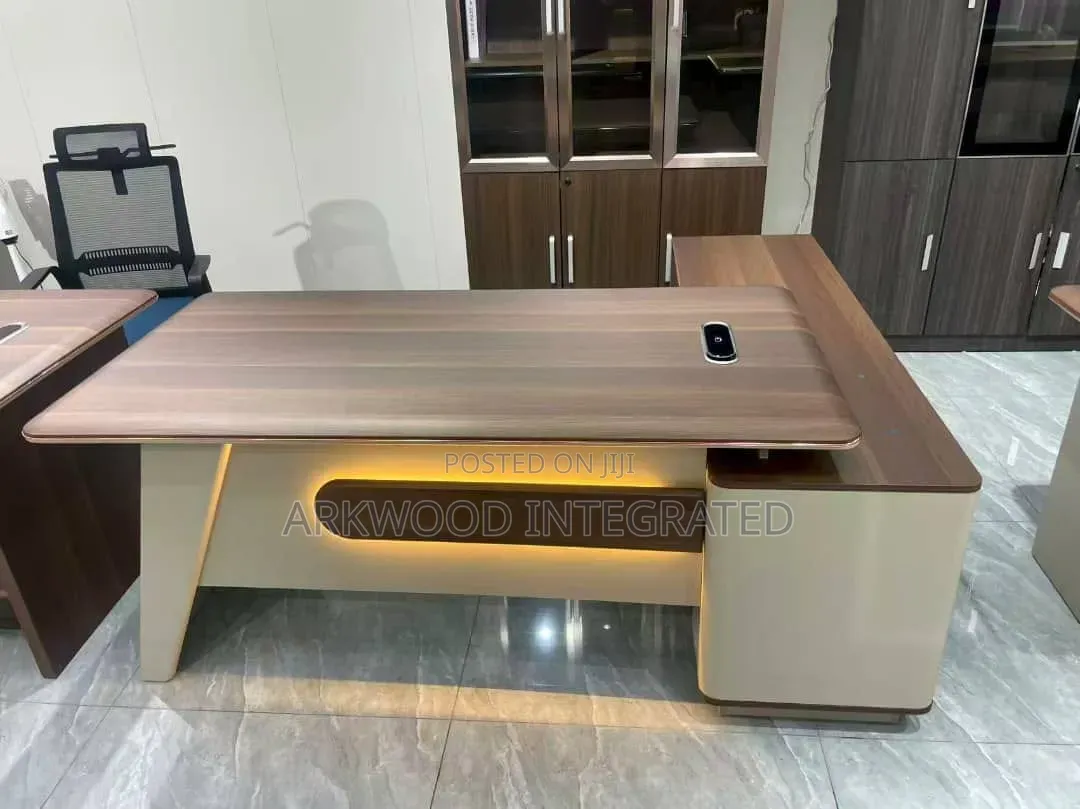 Contemporary Executive Office Table L-Shap 1.6meter
