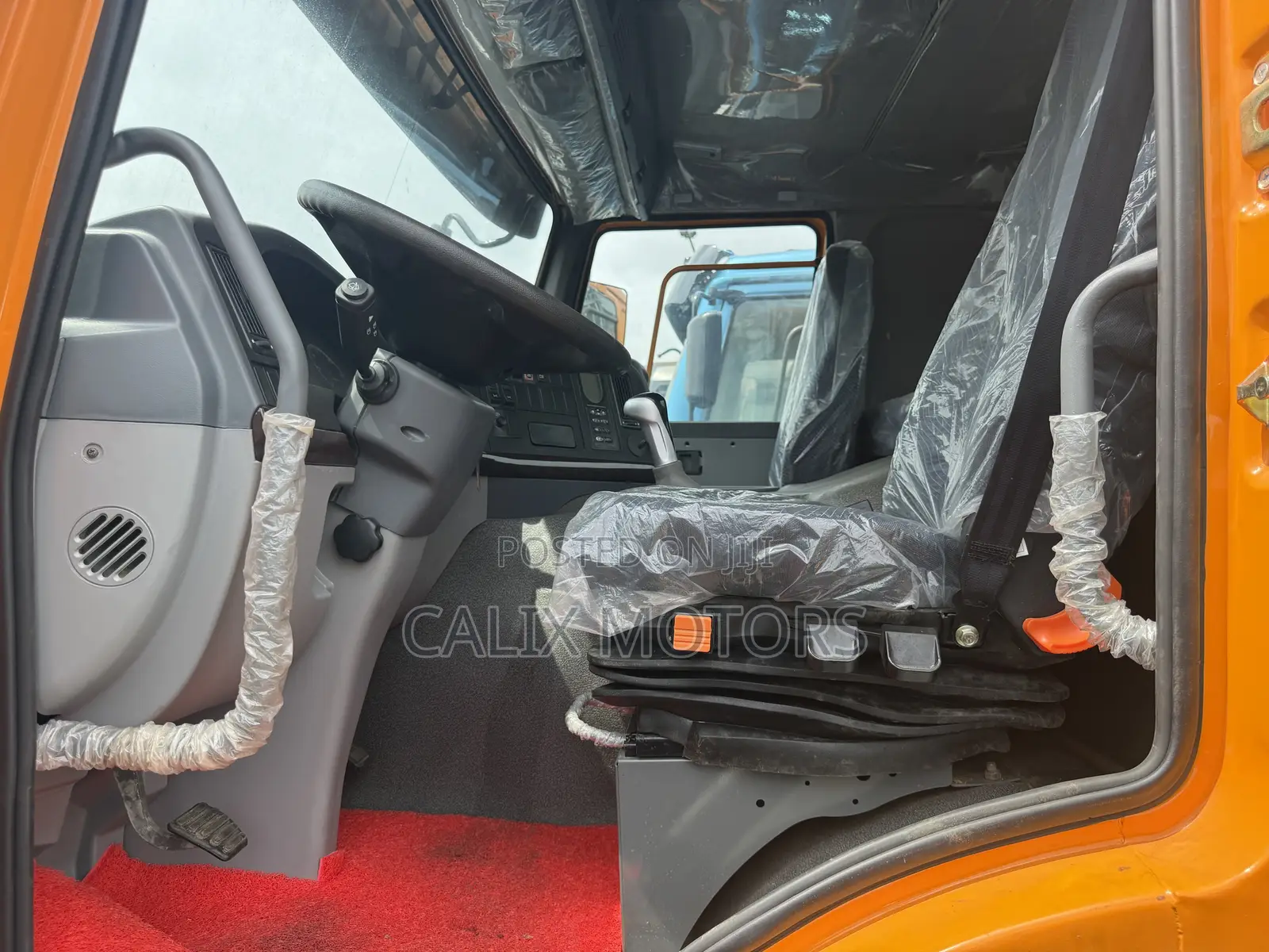 Foreign Used Howo Tractor Head Truck 371hp.