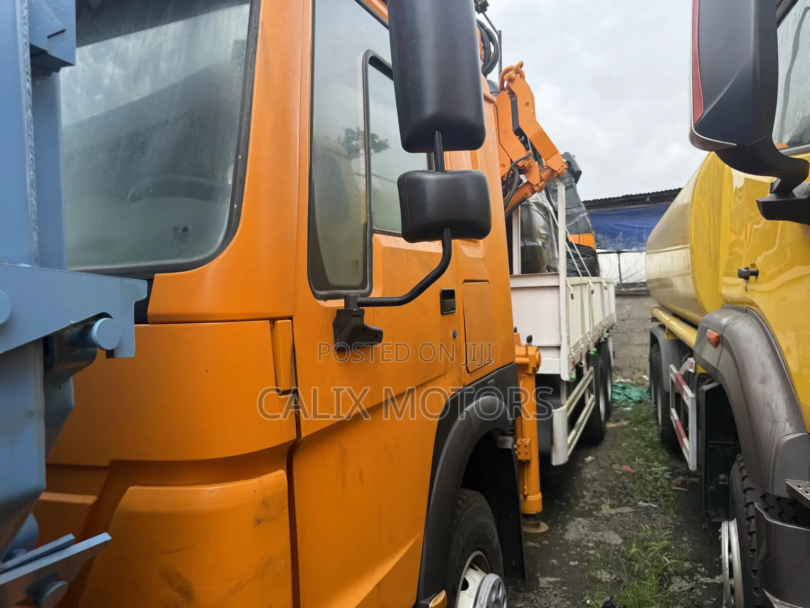 Brand New 10 Tyres Howo Truck 371hp With 12tonnes Hiab.