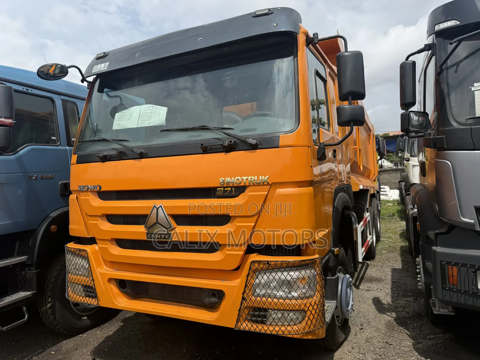 Foreign Used Howo Dump Truck 371hp Modern Bucket.