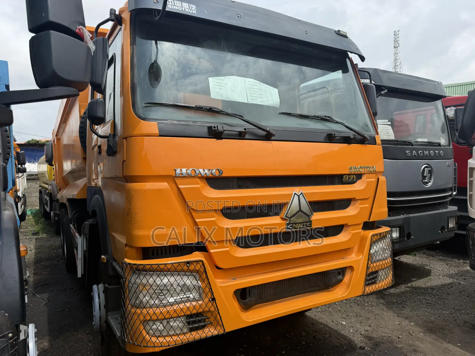 Foreign Used Howo Dump Truck 371hp Modern Bucket.