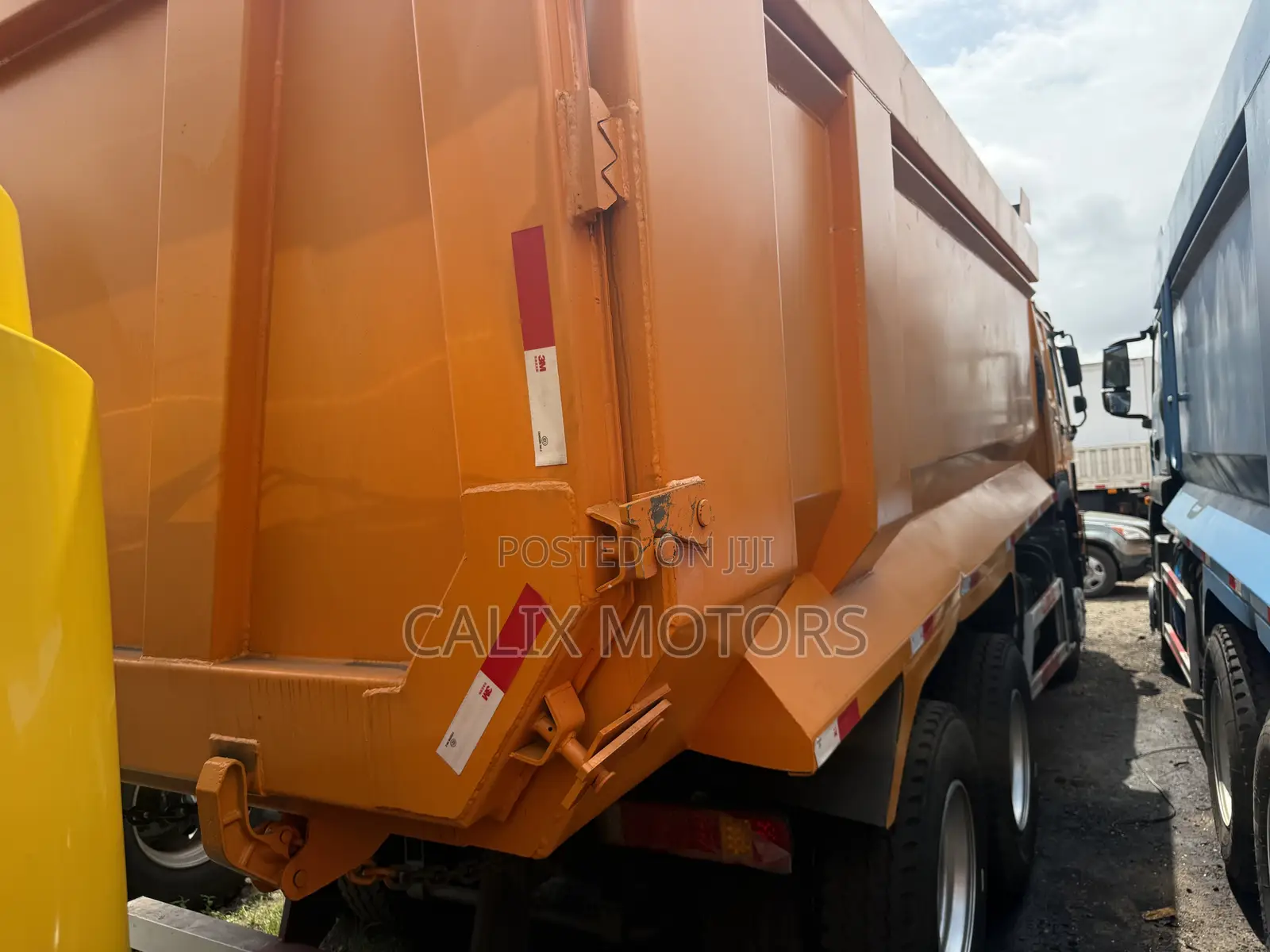 Foreign Used Howo Dump Truck 371hp Modern Bucket.