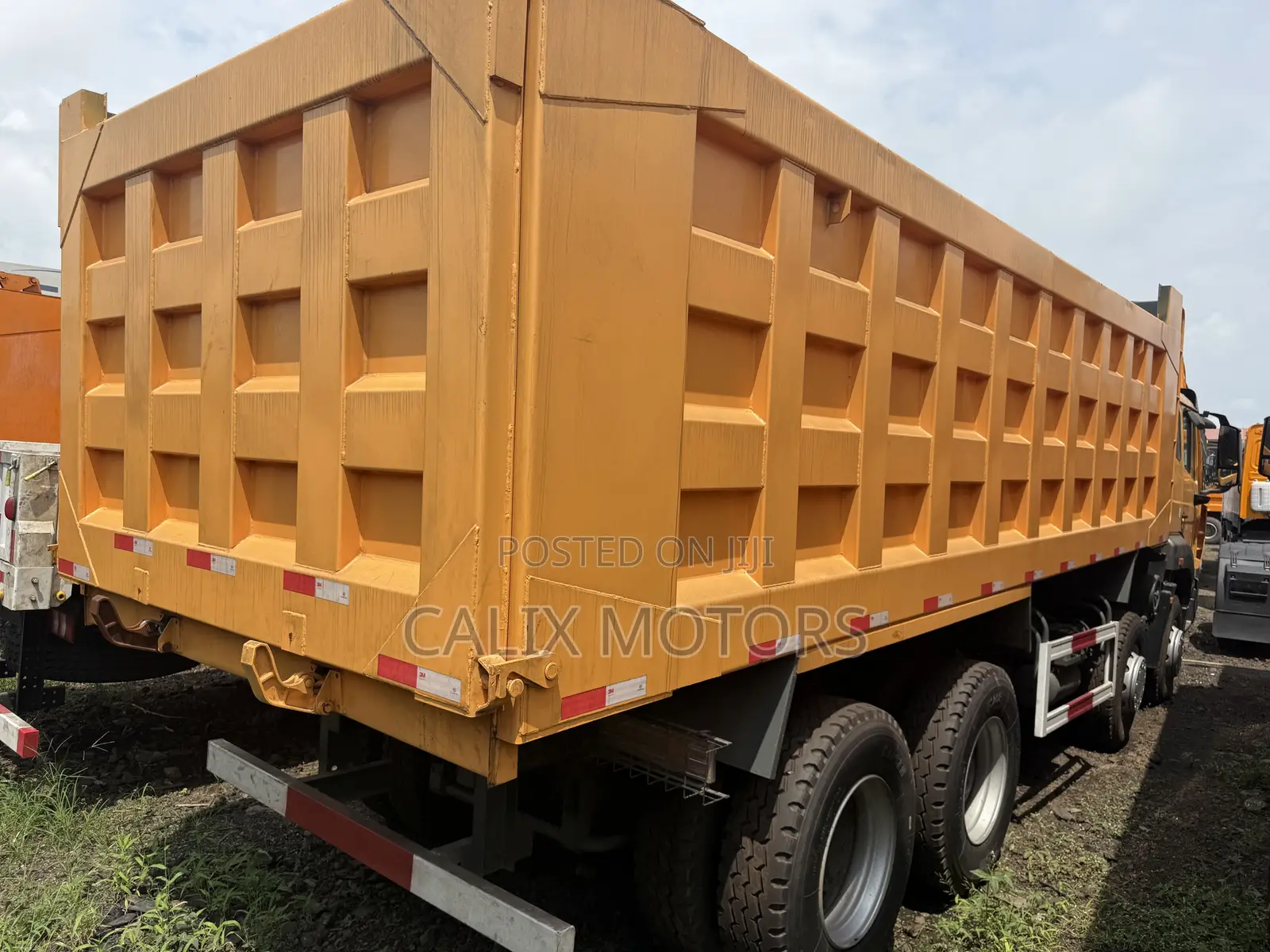 Foreign Used Howo Covid-19 Dump Truck 371hp.