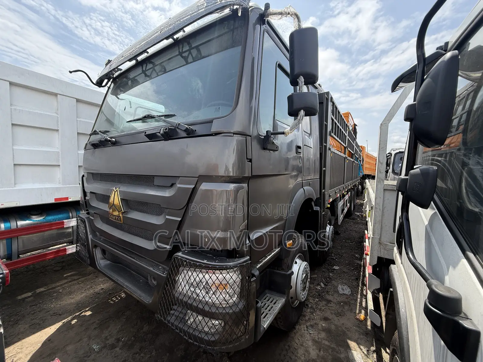 Foreign Used Howo Sided 371hp Truck.