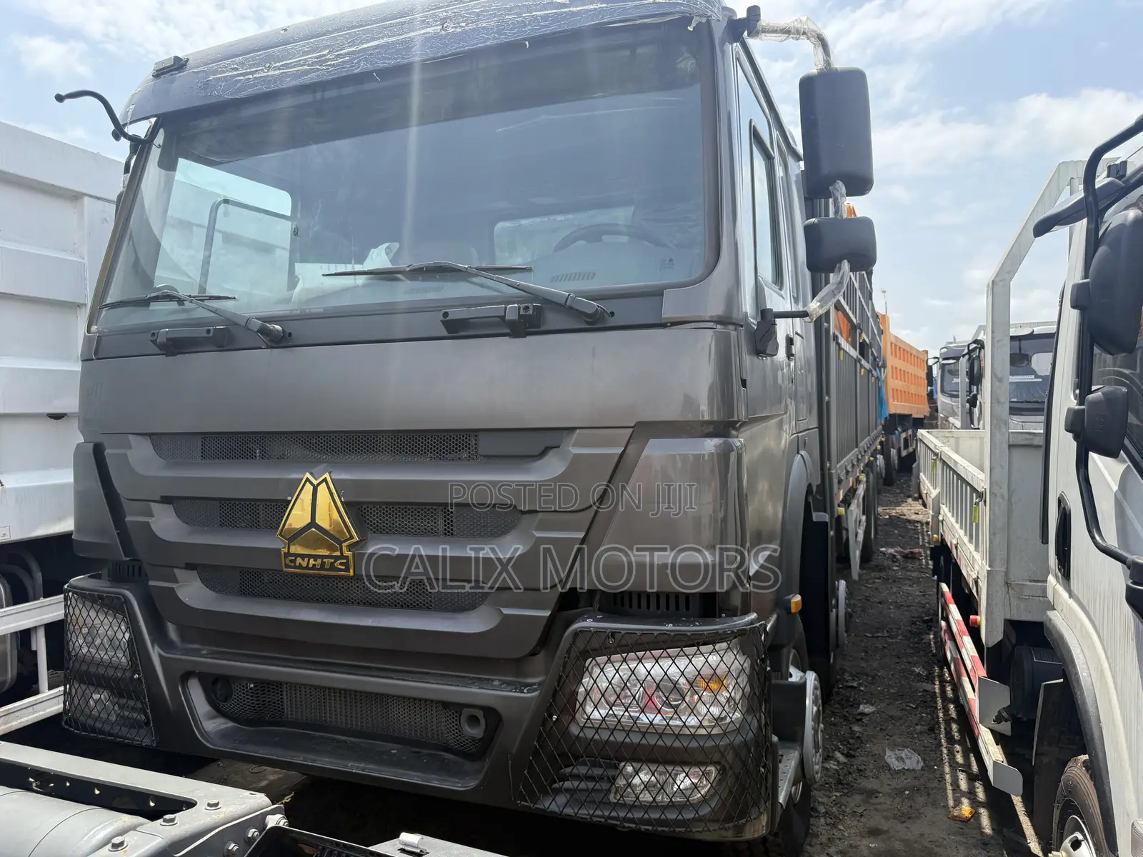 Foreign Used Howo Sided 371hp Truck.
